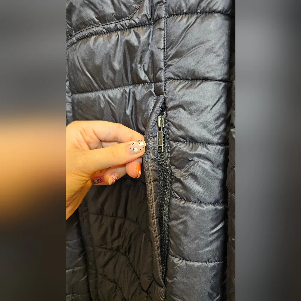 Patagonia Women's Radalie Black Puffer Coat - Picture 4 of 6